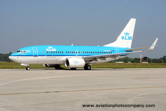 KLM Boeing 737-700 PH-BGD at Geneva (2008)