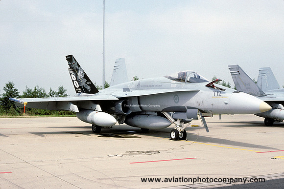 Canadian Air Force 416 Squadron McDonnell Douglas CF-188 Hornet 188712 (2001)