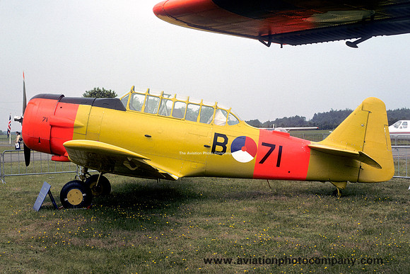 Dutch Air Force Noorduyn AT-16-ND Harvard IIB B-71 (1978)