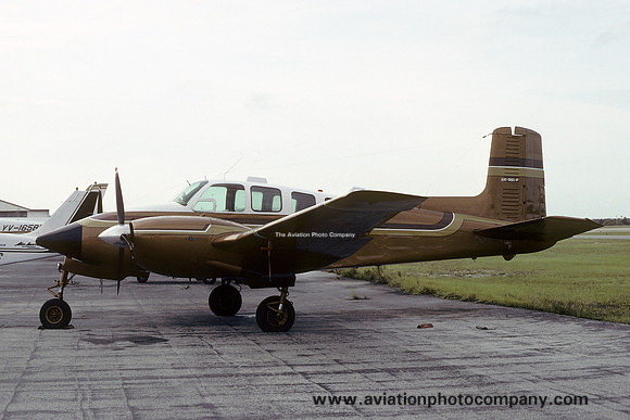Beech D50 Twin Bonanza HK-961-P (1981)