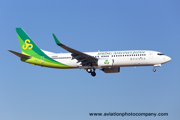 Spring Airlines Japan Boeing 737-800 JA02GR at Tokyo Narita (2014)