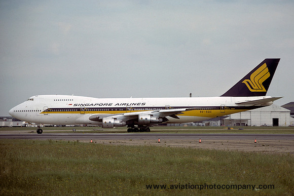 Singapore Airlines Boeing 747-212B 9V-SQC