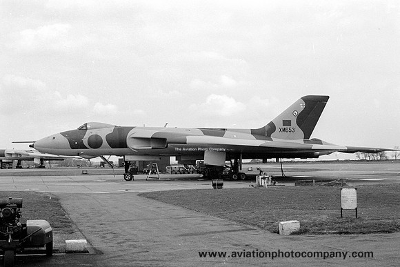 RAF 44 Squadron Avro Vulcan B.2 XM653 (1976)