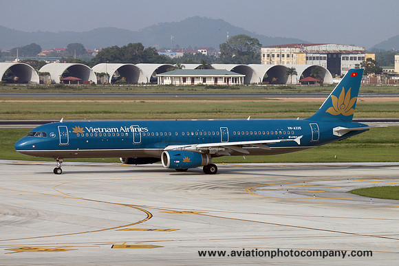 Vietnam Airlines Airbus A321-200 VN-A335 (2015)