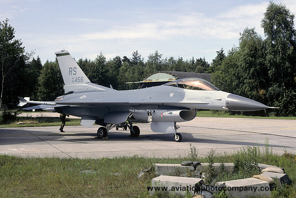 USAF 86 WG 512 FS General Dynamics F-16C Fighting Falcon 85-1456/RS (1992)