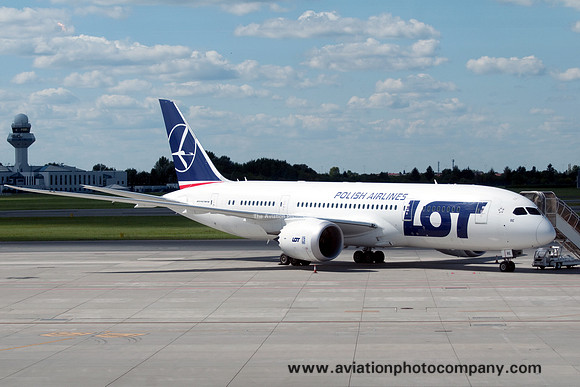 LOT Boeing 787-8 SP-LRE at Warsaw IAP (2013)