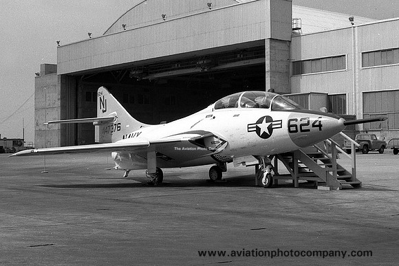 US Navy VA-126 Grumman TF-9J Cougar 147376/NJ-624 (1964)