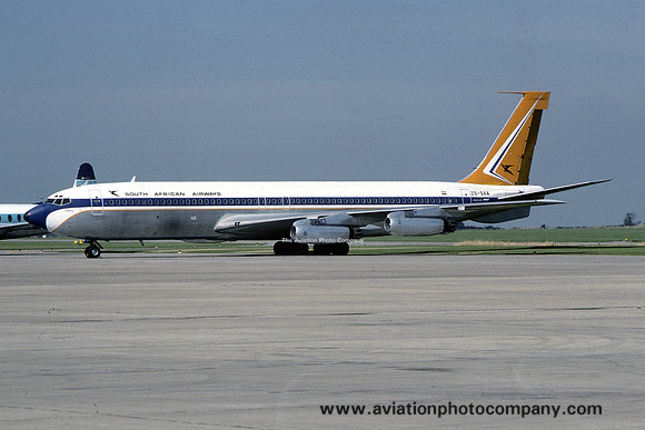 South African Airways Boeing 707-300 ZS-SAA at East Midlands (1977)