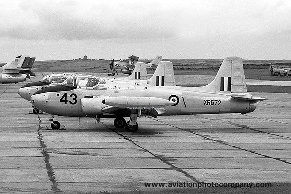 RAF 1 FTS Hunting Jet Provost T.4 XR672/43 (1963)
