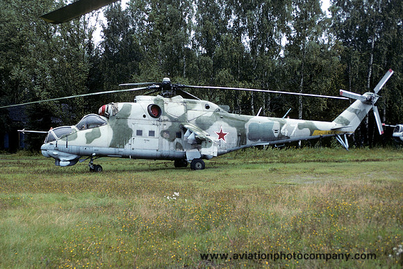 Russian Air Force Mil Mi-24 Hind 47 white (1993)
