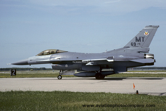USAF 347 FW 69 FS General Dynamics F-16C Fighting Falcon 88-0468/MY (1992)