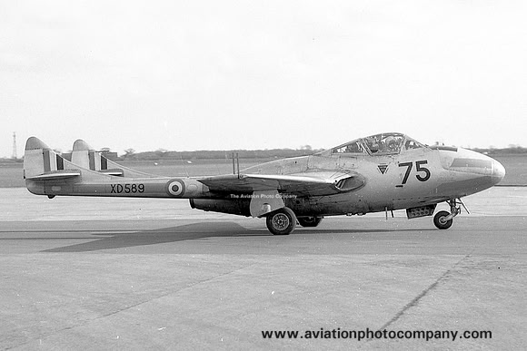 RAF 7 FTS De Havilland Vampire T.11 XD589/75 (1966)