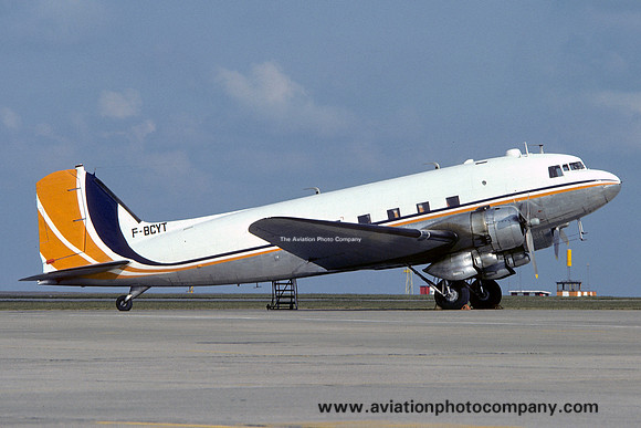 Uni Air Douglas C-47 Dakota F-BCYT (1976)