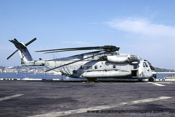 US Marines HMM-266 Sikorsky CH-53E Super Stallion 161252/ES-21 on board USS Kearsarge (2001)