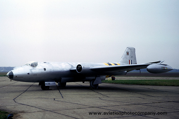 RAF English Electric Canberra B.6 WH725 at Duxford (1979)