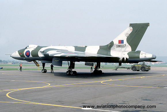 RAF 44 Squadron Avro Vulcan B.2 XM607 (1982)