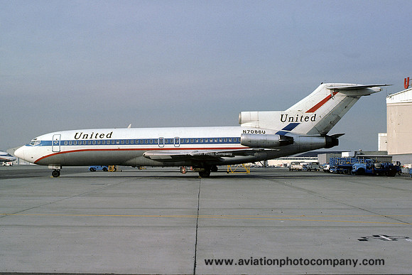 United Boeing 727-22 N7086U (1975)