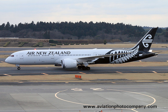 Air New Zealand Boeing 787-9 ZK-NZG at Tokyo Narita (2015)