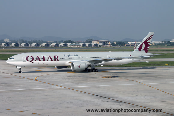 Qatar Airways Boeing 777-300ER A7-BEE (2015)