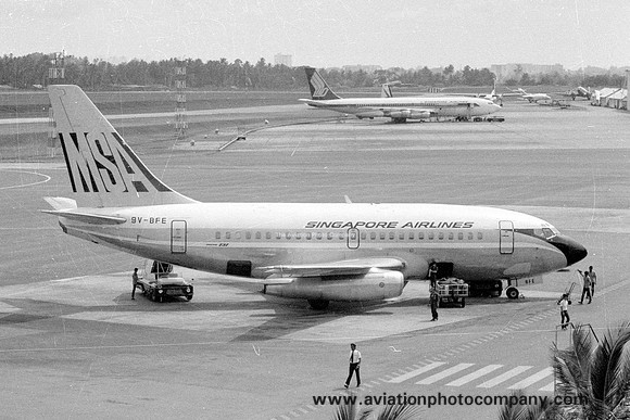 Malaysia Singapore Airlines Boeing 737-100 9V-BFE