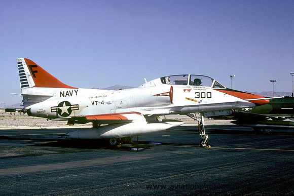 US Navy VT-4 Douglas TA-4J Skyhawk 158489/F-300 (1980)