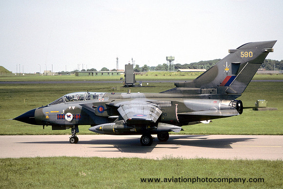 RAF TWCU 45 Squadron Panavia Tornado GR.1 ZA590 (1988)
