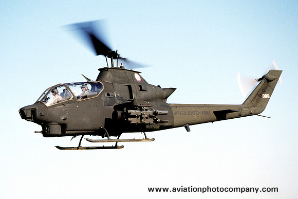 US Army California ArNG 40 AHB Bell AH-1S Cobra 68-15086 (1991)