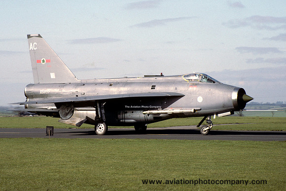 RAF 5 Squadron English Electric Lightning F.6 XS932/AC (1984)
