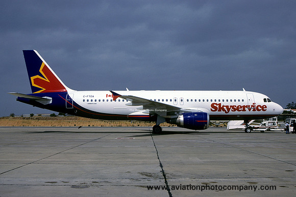 Skyservice Airbus A320-200 C-FTDA (1998)