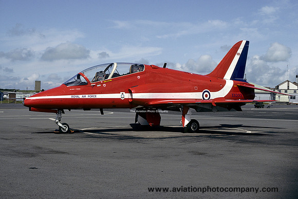 RAF Red Arrows HS Hawk T.1 XX233 (1988)
