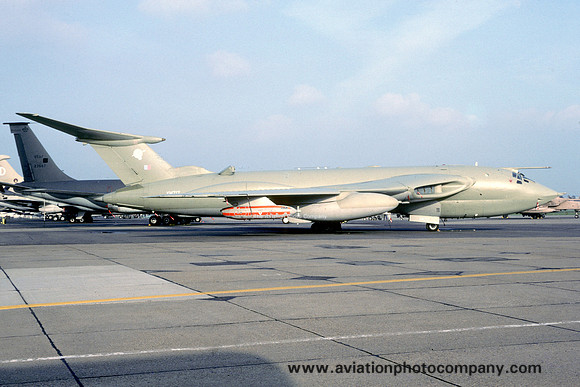 RAF 55 Squadron Handley Page Victor K.2 XM717 (1991)