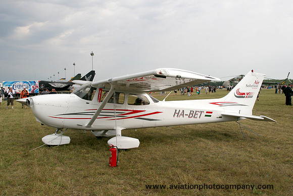 Air Solutions Hungary Cessna 172S Skyhawk SP HA-BET at Kecskemet (2008)
