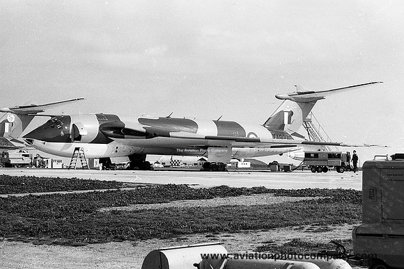 RAF 214 Squadron Handley Page Victor B(K).1A XA927 at RAF Luqa (1970)