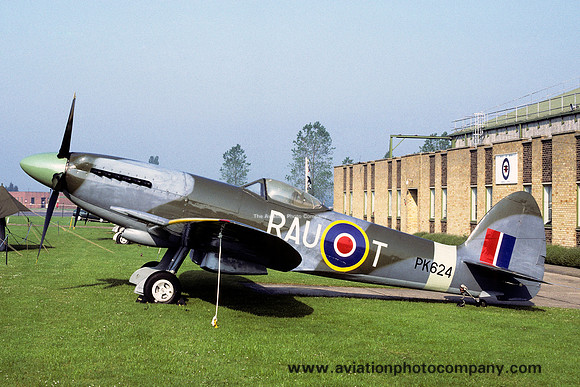 RAF Supermarine Spitfire F.22 PK624 displayed at Abingdon (1986)