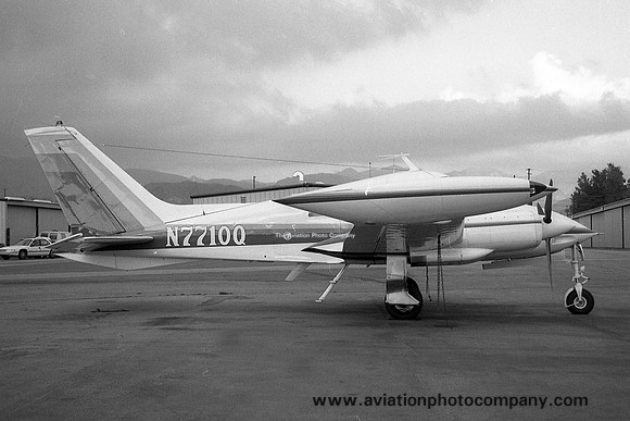Cessna 310Q N7710Q
