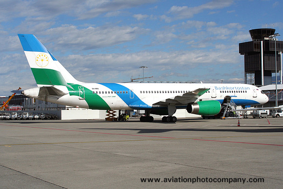 GainJet Aviation SA/Air Bashkortostan Boeing 757-23N SX-RFA at Geneva (2008)