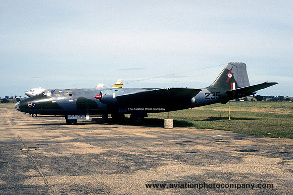 RAAF English Electric Canberra B.30 A84-235 (1988)