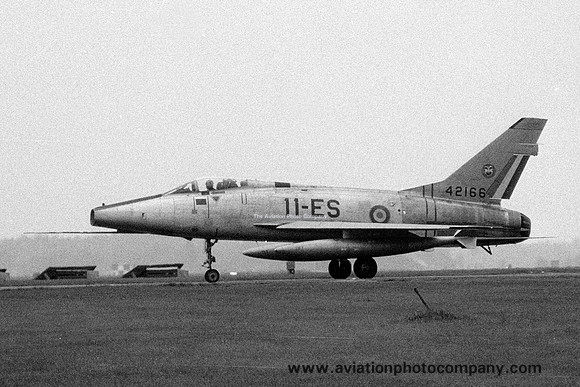 French Air Force EC1/11 North American F-100D Super Sabre 42166/11-ES (1970)