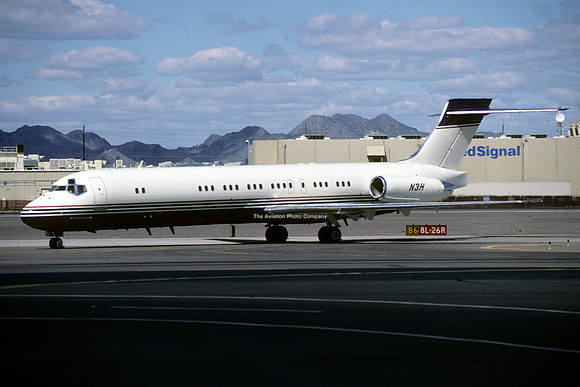 McDonnell Douglas MD-87 N3H (1998)