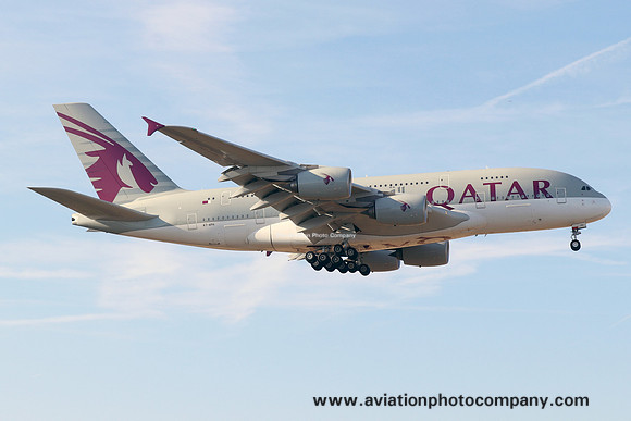 Qatar Airways Airbus A380-861 A7-APH at London Heathrow (2022)