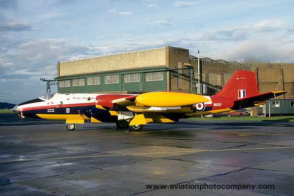 RAE Llanbedr English Electric Canberra B.2 WK128 (1990)
