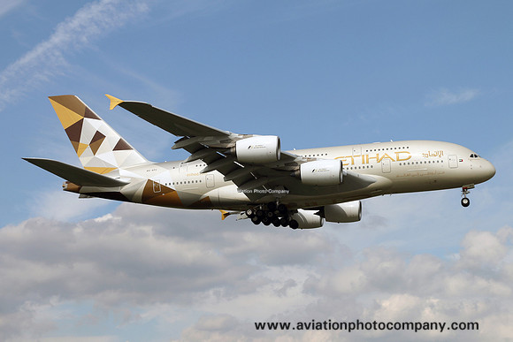 Etihad Airbus A380-800 A6-APC at London Heathrow (2015)