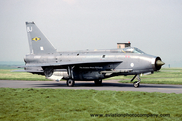 RAF 11 Squadron English Electric Lightning F.6 XS922/BJ (1988)