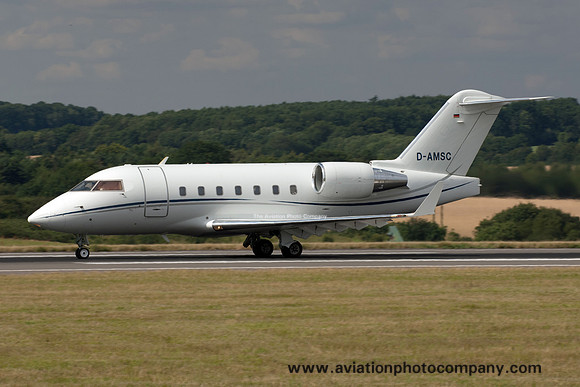 ACM Aircharter GmbH Bombardier Challenger 604 D-AMSC at Luton (2015)