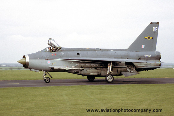 RAF 11 Squadron English Electric Lightning F.6 XS933/BE (1984)