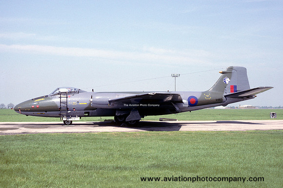 RAF 1 PRU English Electric Canberra PR.9 XH165 (1987)