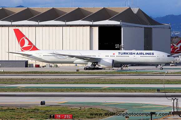 Turkish Airlines Boeing 777-300ER TC-JJP at Los Angeles IAP (2013)