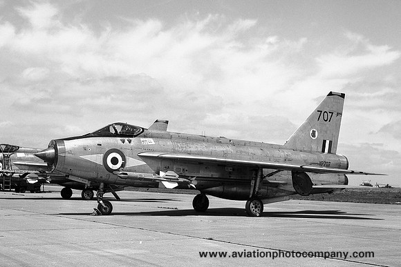 RAF 226 OCU 2T Squadron English Electric Lightning F.3 XP707 (1973)