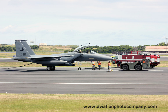 48 FW McDonnell Douglas F-15E 91-0316/LN testing the barrier at Lajes (03.08.12)