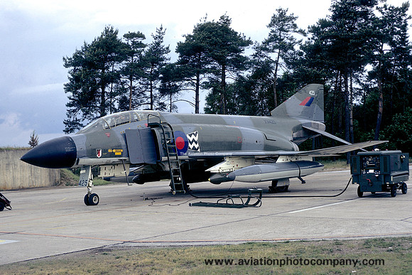 RAF 17 Squadron McDonnell F-4M Phantom FGR.2 XV425 (1973)